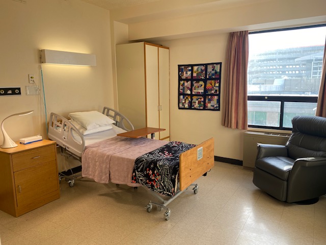 This is an image of the Dorothy Ley Hospice's temporary care suite at the McCall Centre for Continuing Care